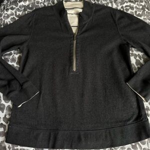 Tommy Bahama 1/2 zip front sweatshirt sz LG